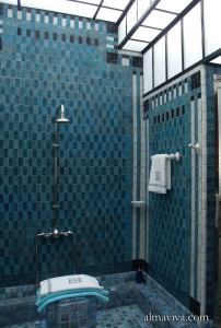 blue tiles Leihorra Art Deco