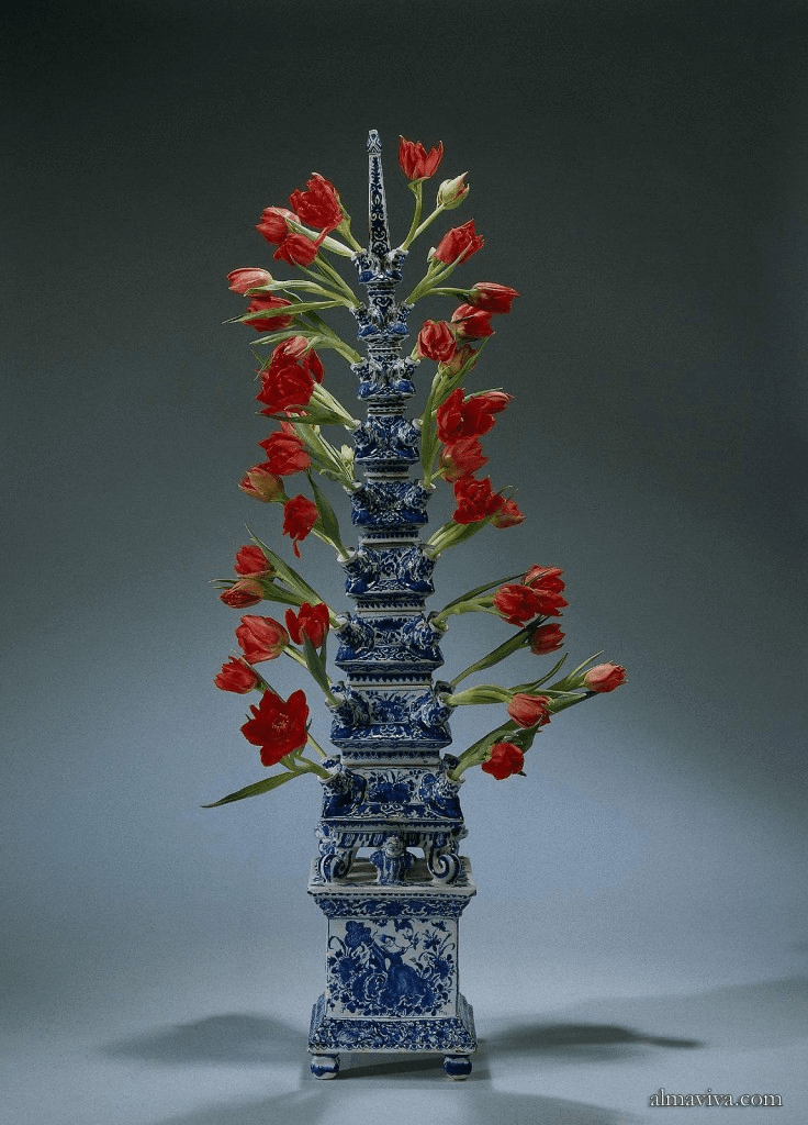 tulip vase tulipiere Delft