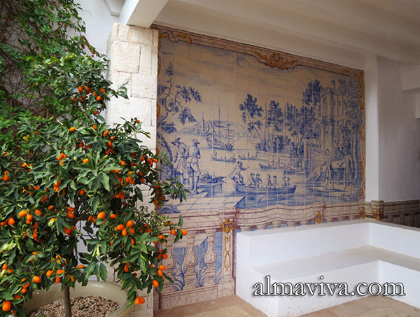 Ref. A03 - Mural painted on the model of traditional blue azulejos of the 18th c.